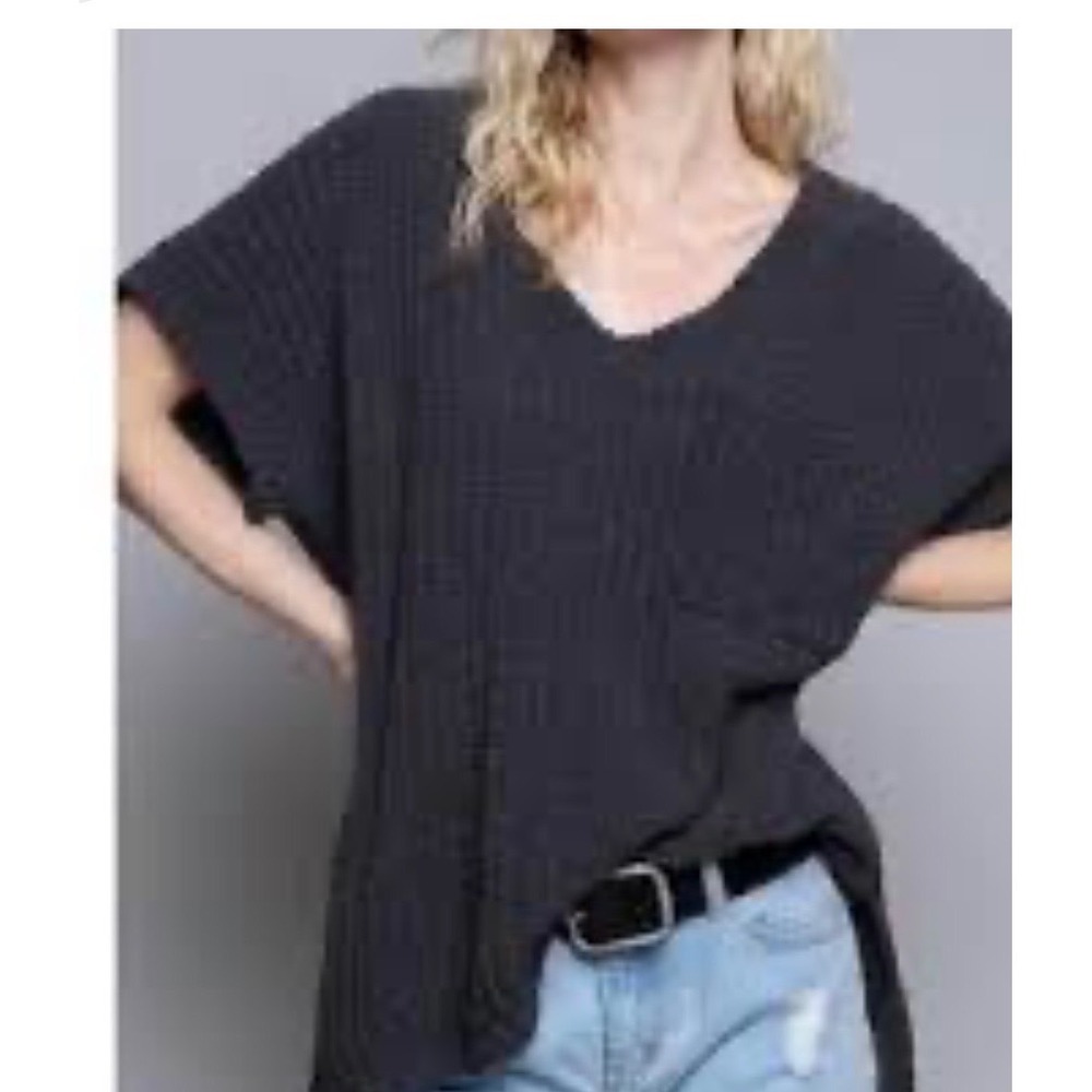 POL Knit V Neck Short Sleeve Pocket Tunic Top Charcoal Gray Size M